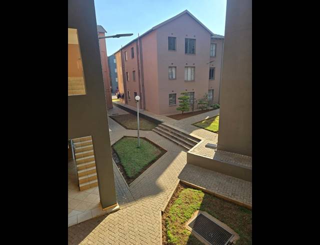 3 BEDROOM APARTMENT FOR SALE IN JABULANI